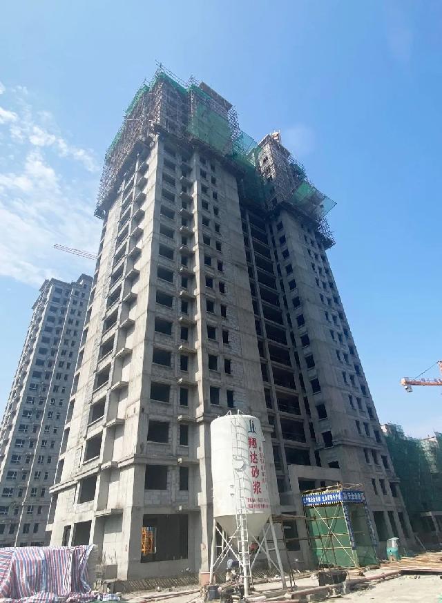 全部喜封金顶！河畔天宸项目13栋楼全部喜封金顶！