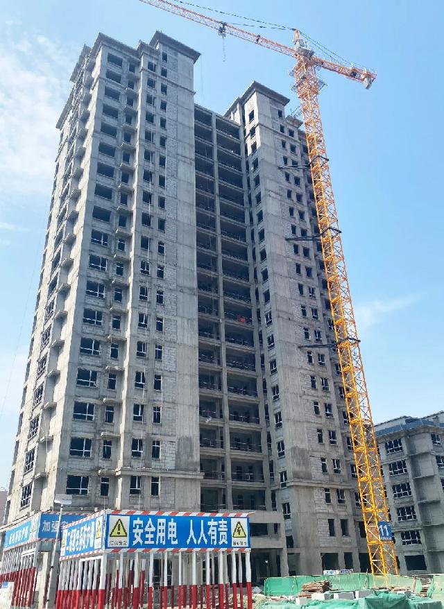 全部喜封金顶！河畔天宸项目13栋楼全部喜封金顶！