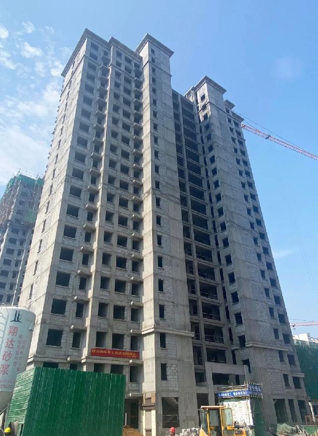全部喜封金顶！河畔天宸项目13栋楼全部喜封金顶！