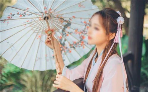 一起来邂逅一场穿越之旅！凯兴学府|首届醉美汉服打卡挑战赛，万元豪礼邀您参与！