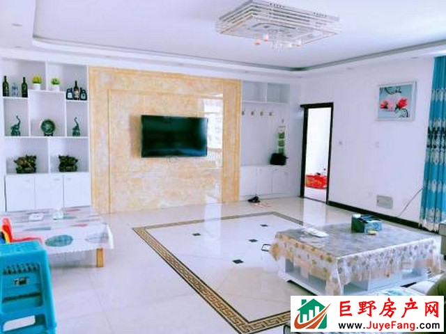 上海嘉园 4室2厅 195平米 精装修 1800元/月