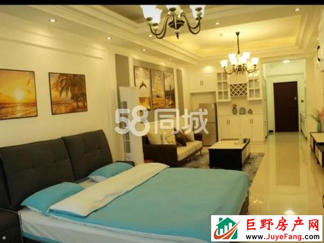 东方新天地 1室1厅 70平米  1300元/月