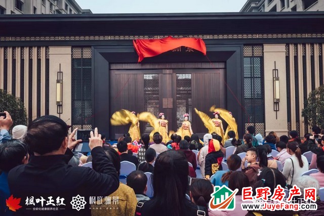 众望所归|枫叶正红墅境实景示范区盛大开放！