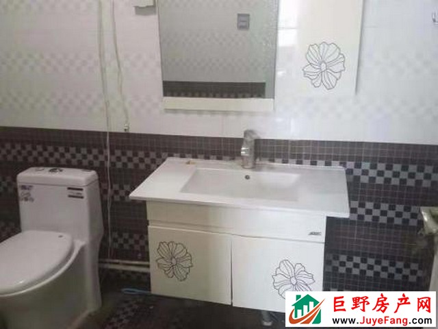 丽天苑小区 3室2厅 120平米 简单装修 1200元/月