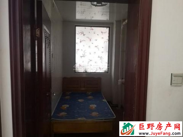 清华园 3室2厅 110平米 简单装修 1500元/月