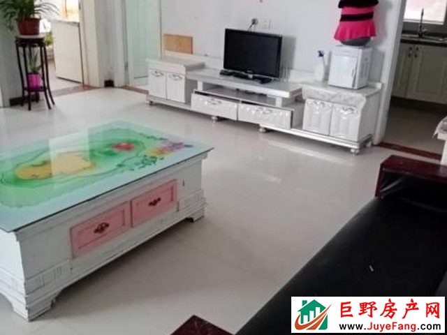 康美小区 3室2厅 110平米 精装修 1000元/月
