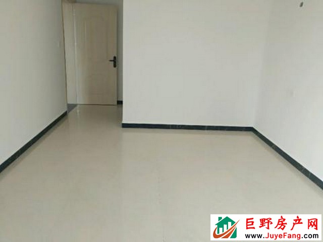 蓝博湾 4室2厅 140平米 简单装修 1200元/月