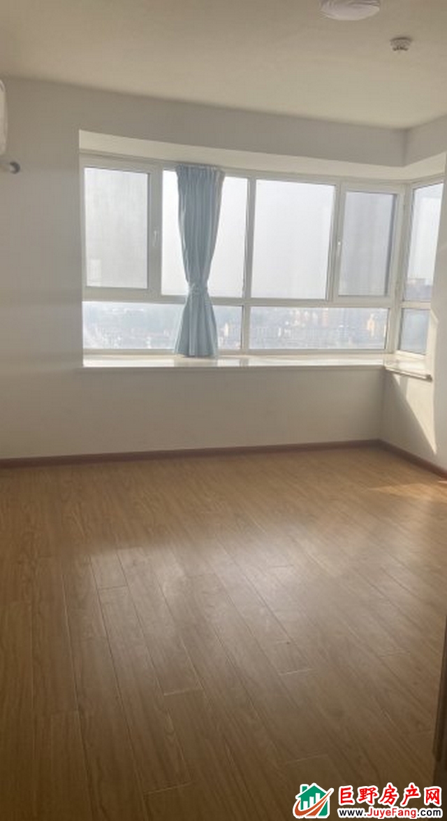 丰泽小区 4室2厅 150平米 简单装修 1250元/月