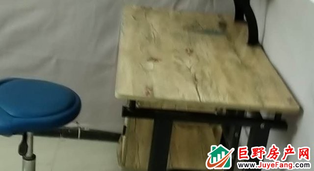 上海嘉园二期B区 3室1厅 30平米 简单装修 300元/月