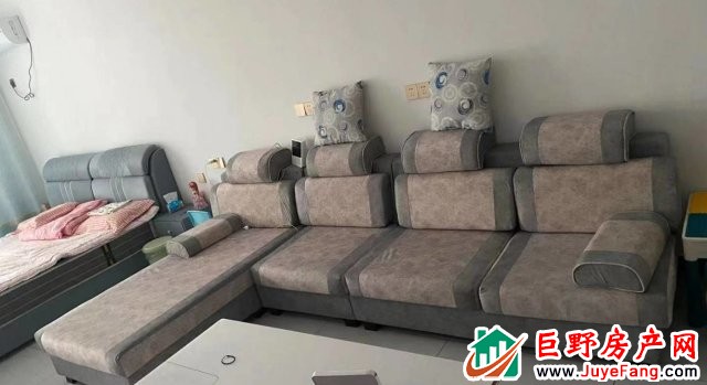 东方新天地B区 1室1厅 72平米 精装修 1251元/月