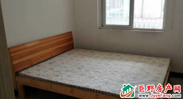 文景新城 4室2厅 152平米 简单装修 1333元/月