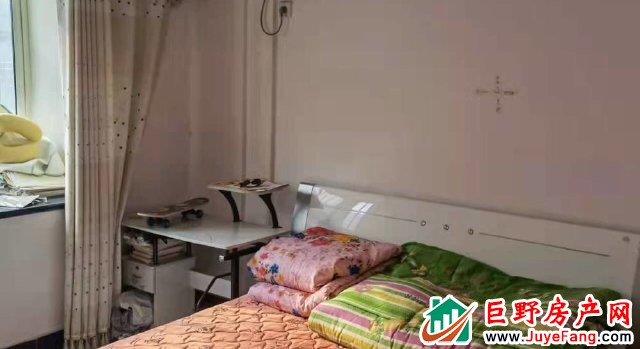 丰泽小区 3室2厅 121平米 简单装修 65万元